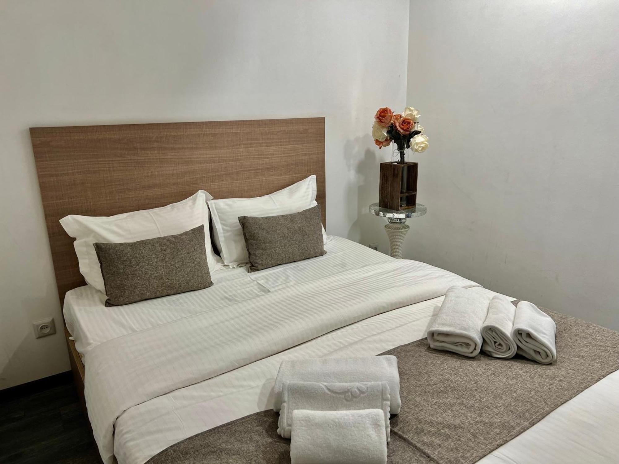 Yvn Tumanyan Apart-Hotel Jerevan Eksteriør billede