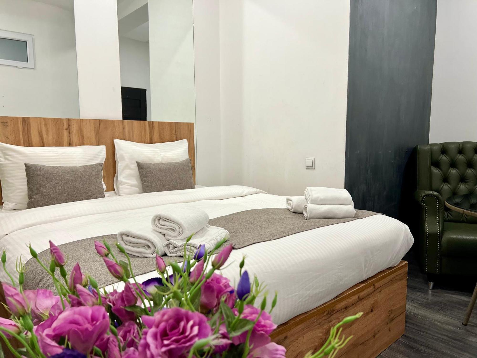 Yvn Tumanyan Apart-Hotel Jerevan Eksteriør billede
